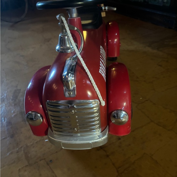 Ride on Firetruck, - Picture 3 of 5